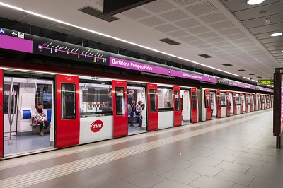 Los usuarios puntan con notable alto los servicios del metro de Barcelona