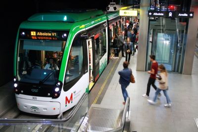 Metro de Granada recibe la mejor puntuacin de los usuarios desde su puesta en funcionamiento